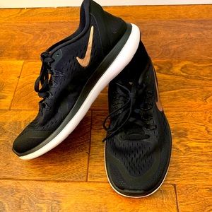 Nike black and rose gold shoe (7)